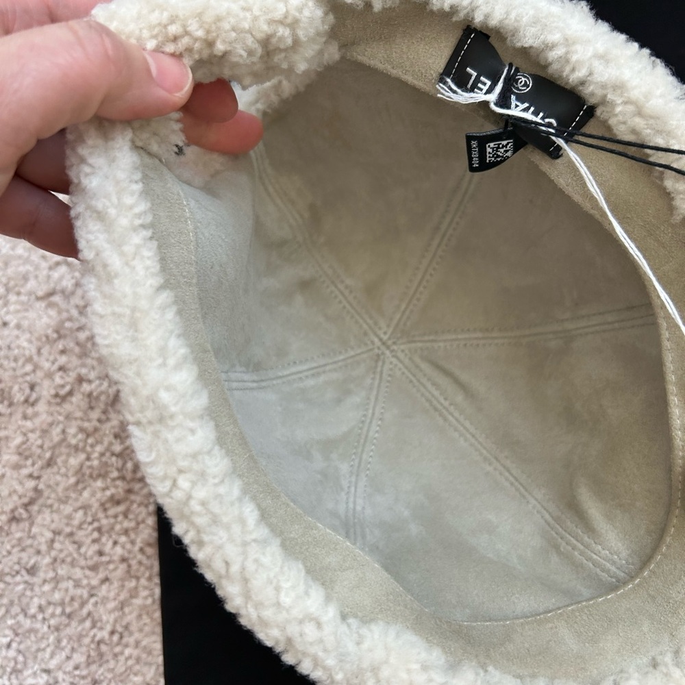 Chanel Shearling cap. One size - Picture 8 of 11